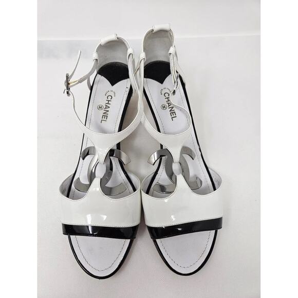 Chanel White Patent Leather Interlocking CC Sandals 41 EU - Picture 3 of 10